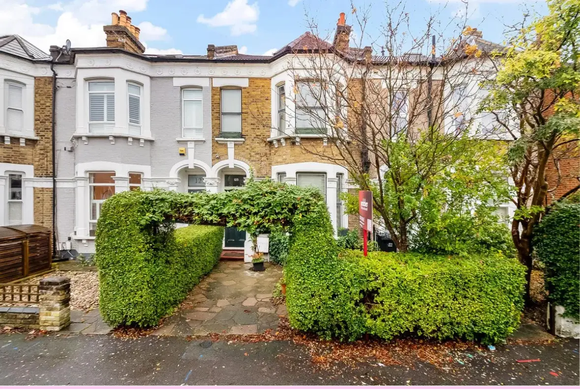 5 bed terraced house for sale