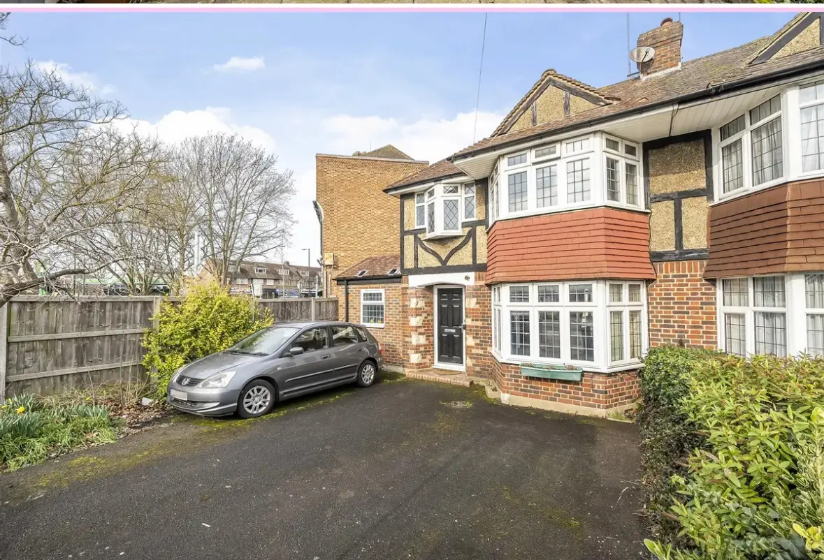 4 bed semi-detached house for sale