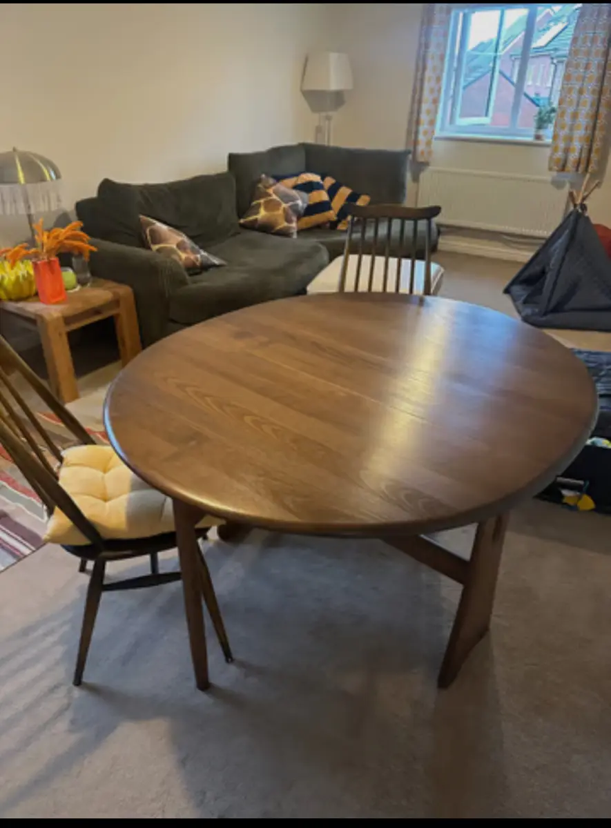Ercol drop leaf round dining table & chairs in Did