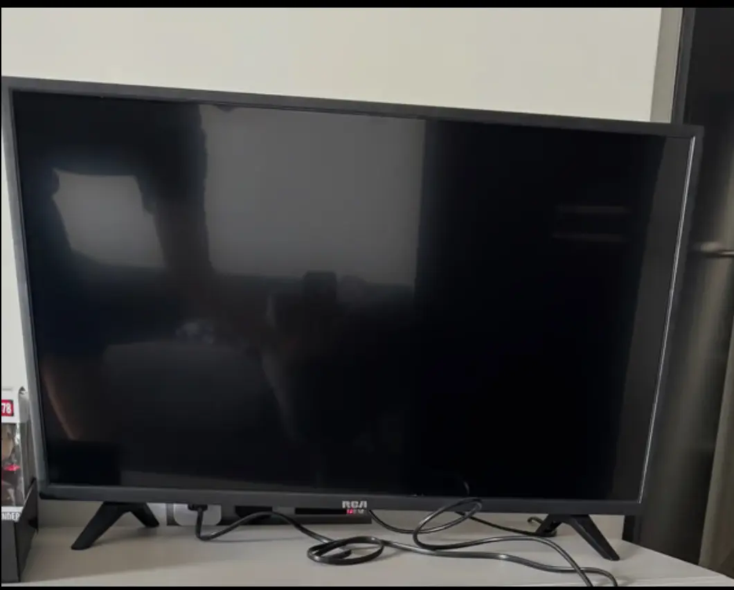 32’’ TV RCA Sale since I’m leaving the UK