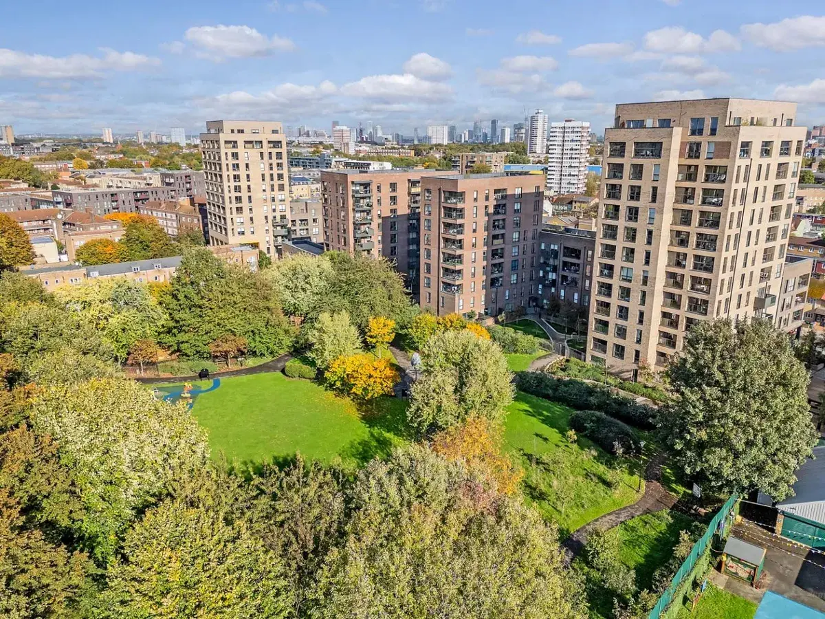 2 bed flat for sale