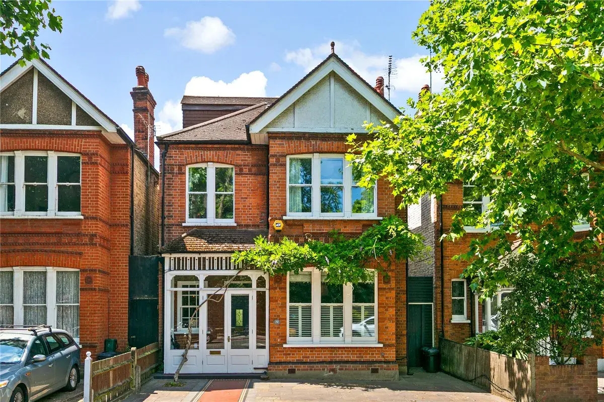 5 bed detached house for sale