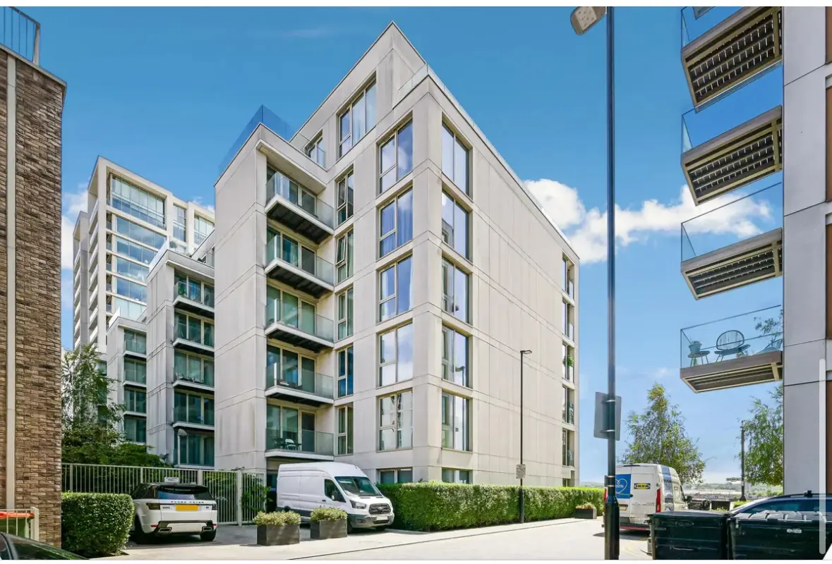 2 bed flat for sale