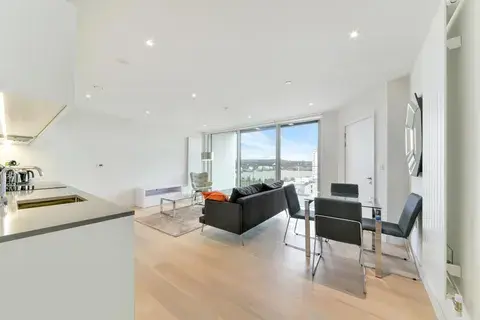 2 bed flat for sale