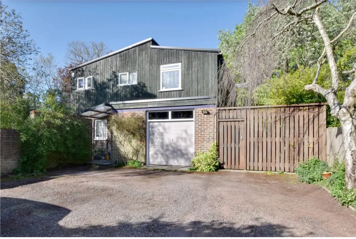 Detached house 4 bed for sale