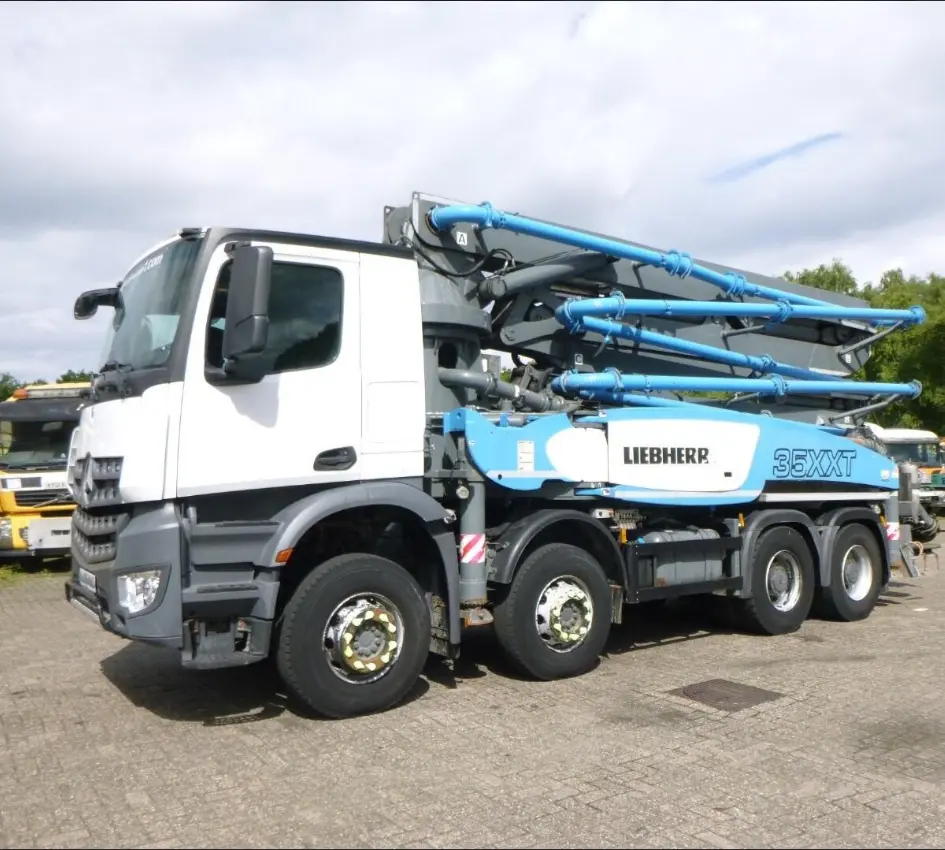 Mercedes Arocs 8x4 Liebherr 35 XXT concrete pump 3