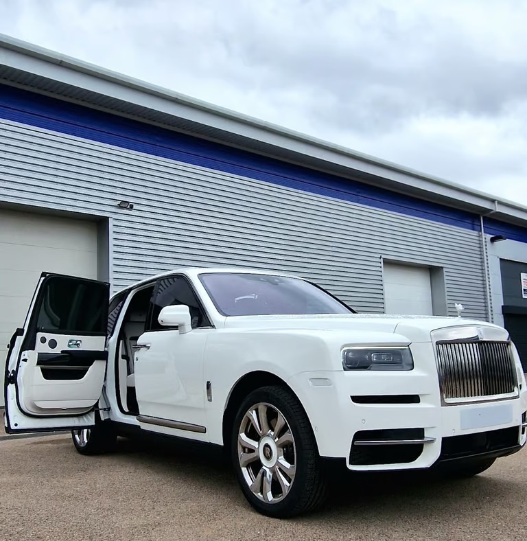 Rolls Royce Cullinan - Chauffeur driven hire